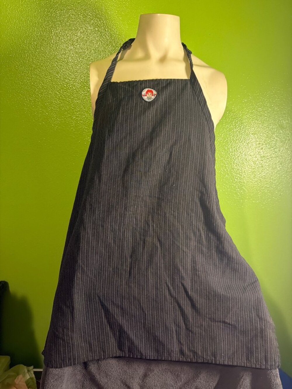 Wendys Branded Barco Uniform Black Pinstripe Apron With Adjustable Neck Tie